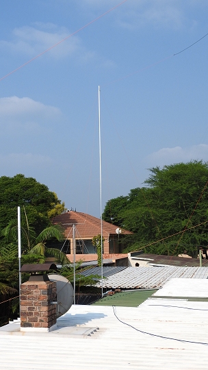 11 m Band Extended Double Zeppelin 'Zepp' (EDZ) MkII antenna centred at 27.500 MHz: End support mast one