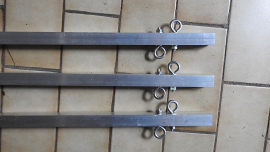 11 m Band Extended Double Zeppelin 'Zepp' (EDZ) MkII antenna centred at 27.500 MHz: Guy wire anchor hooks