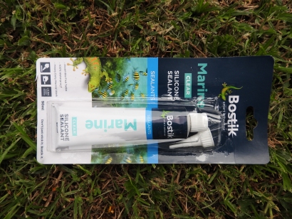 11 m Band Cobwebb antenna centred at 27.500 MHz: Marine silicone sealer