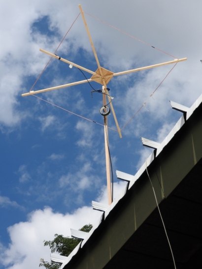 11 m Band Cobwebb antenna centred at 27.500 MHz: Testing underway (mounted on roof)