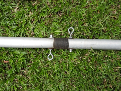 11 m Band Cobwebb antenna centred at 27.500 MHz: Steel wire hooks