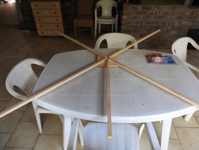 11 m Band Cobwebb antenna centred at 27.500 MHz: Wood frame