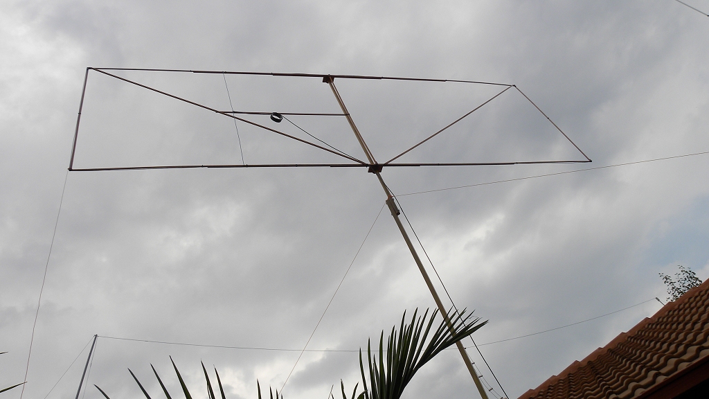 11 m Band hentenna centred at 27.500 MHz