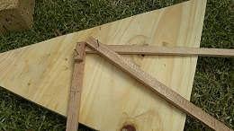 11 m Band Hentenna centred at 27.500 MHz: Corner glued in place