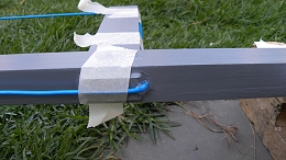 11 m Band J-Pole antenna centred at 27.500 MHz: Hole in mast for antenna wire (long side)