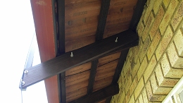 11 m Band J-Pole antenna centred at 27.500 MHz: Roof truss bracket