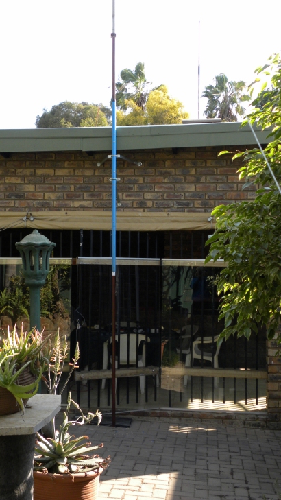 11 m Band Super J-Pole antenna centred at 27.500 MHz: Installation with mast inserted