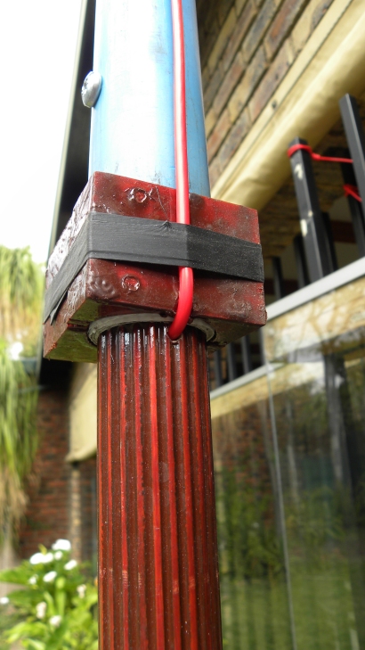 11 m Band Super J-Pole antenna centred at 27.500 MHz: Wood impedance matching stub mount bottom