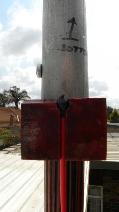 11 m Band Super J-Pole antenna centred at 27.500 MHz: Top impedance matching stub mount - open wire side